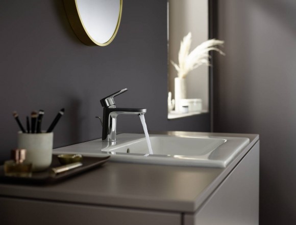 Смеситель для раковины Hansgrohe Vernis Blend 100, со сливным гарнитуром, хром 71585000 Смеситель для раковины Hansgrohe Vernis Blend 100, со сливным гарнитуром, хром 71585000