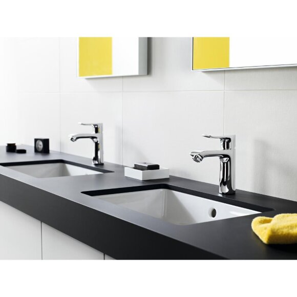 Смеситель hansgrohe Metris для раковины со средним изливом и сливным гарнитуром, хром 31080000 Смеситель hansgrohe Metris для раковины со средним изливом и сливным гарнитуром, хром 31080000